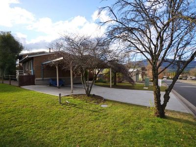 1 Wonnangatta Avenue , Tawonga South
