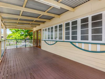 14 Erskine Avenue, Kedron