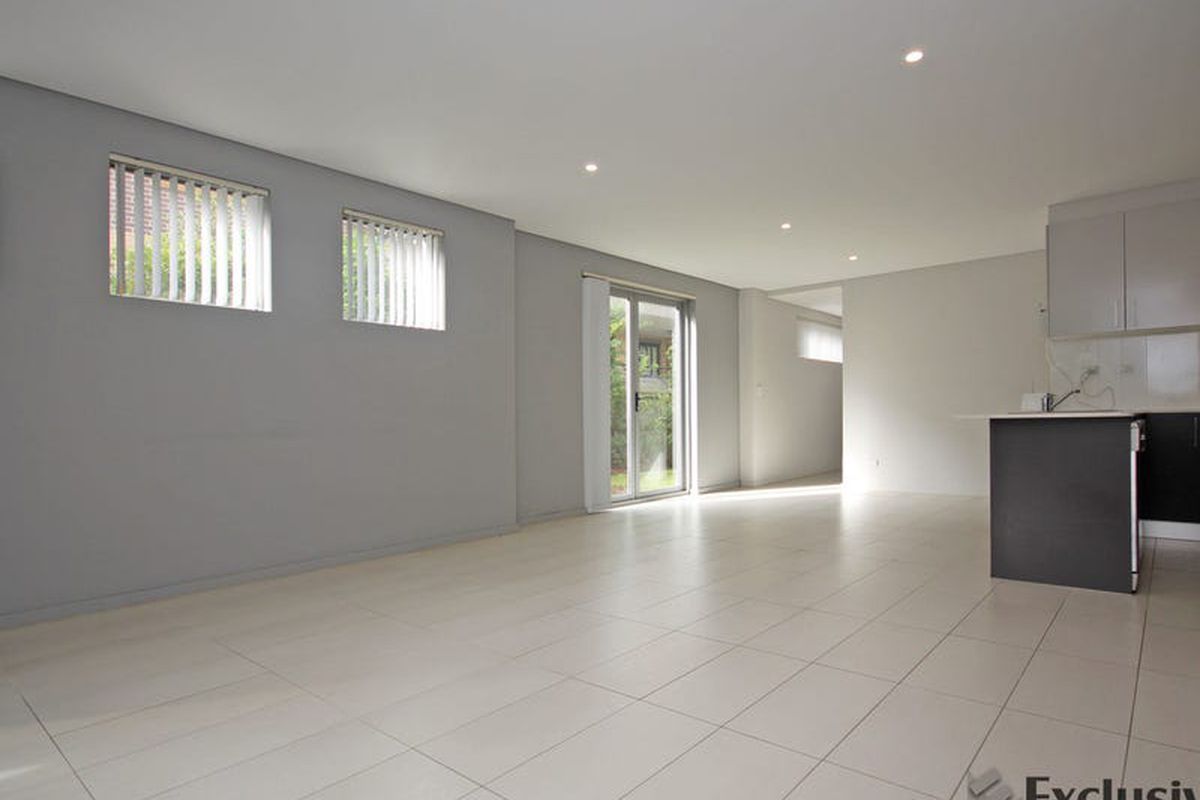 8 / 40-42 Henley Road, Homebush West