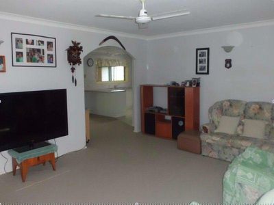 9 Woodlands Drive, Rochedale South