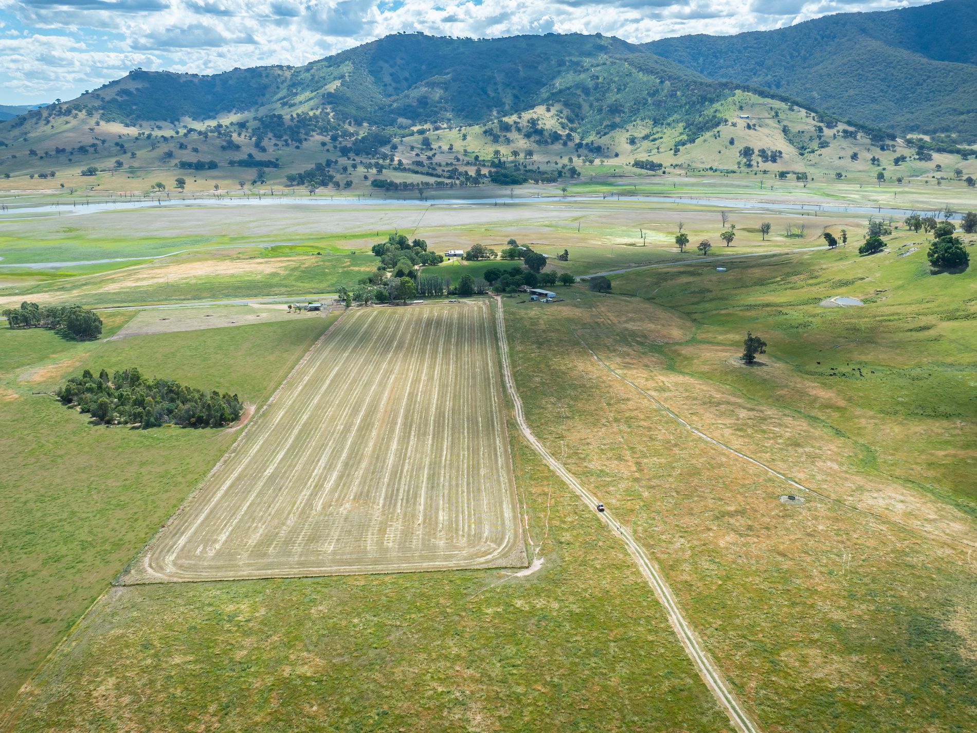 4118 Murray River Road, Thologolong