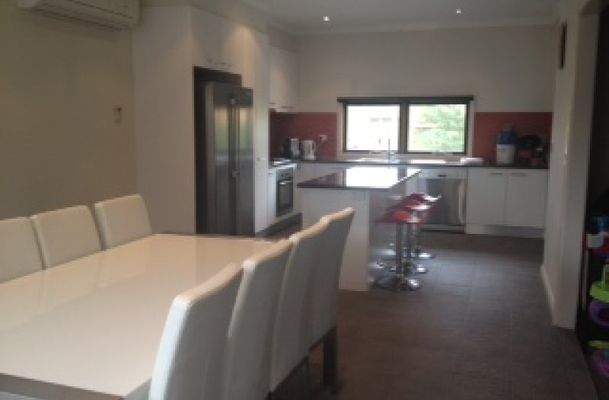 2 / 1-5 Heversham Grove, Greenvale