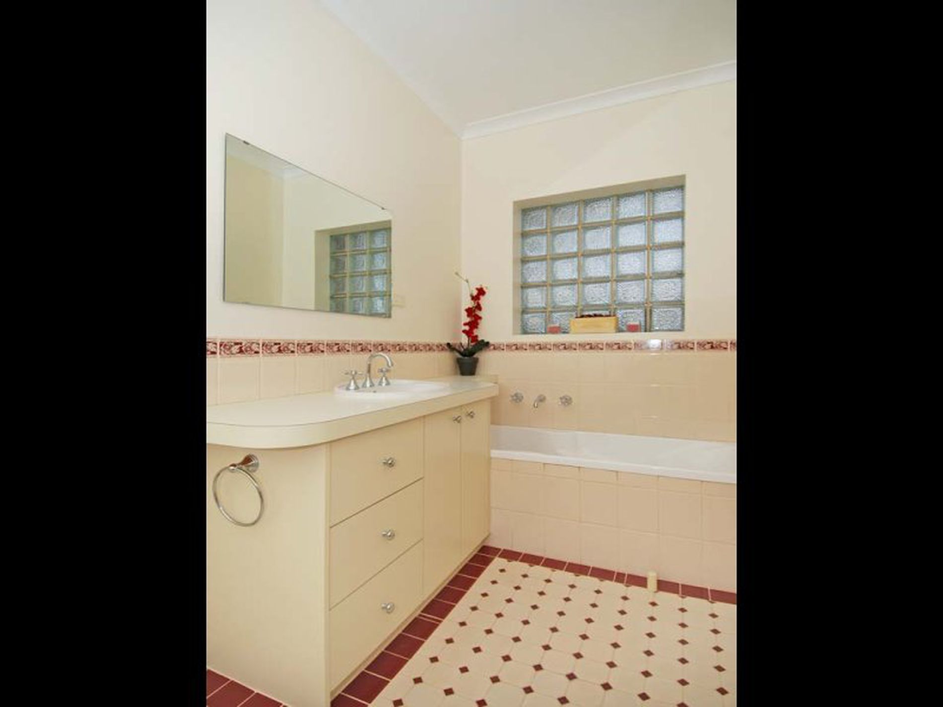 37 Davyhurst Drive, Kalgoorlie