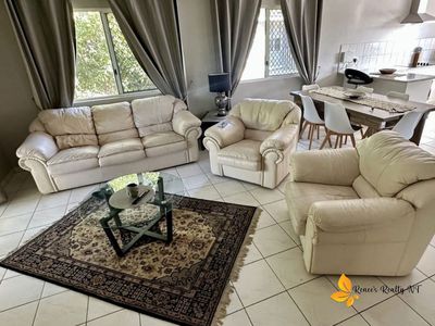 8 / 9 Hogan Court, Gray