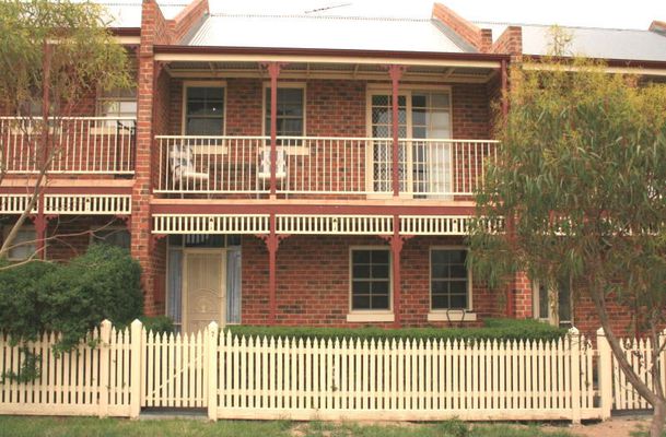 7 Meadowbank Lane, Craigieburn