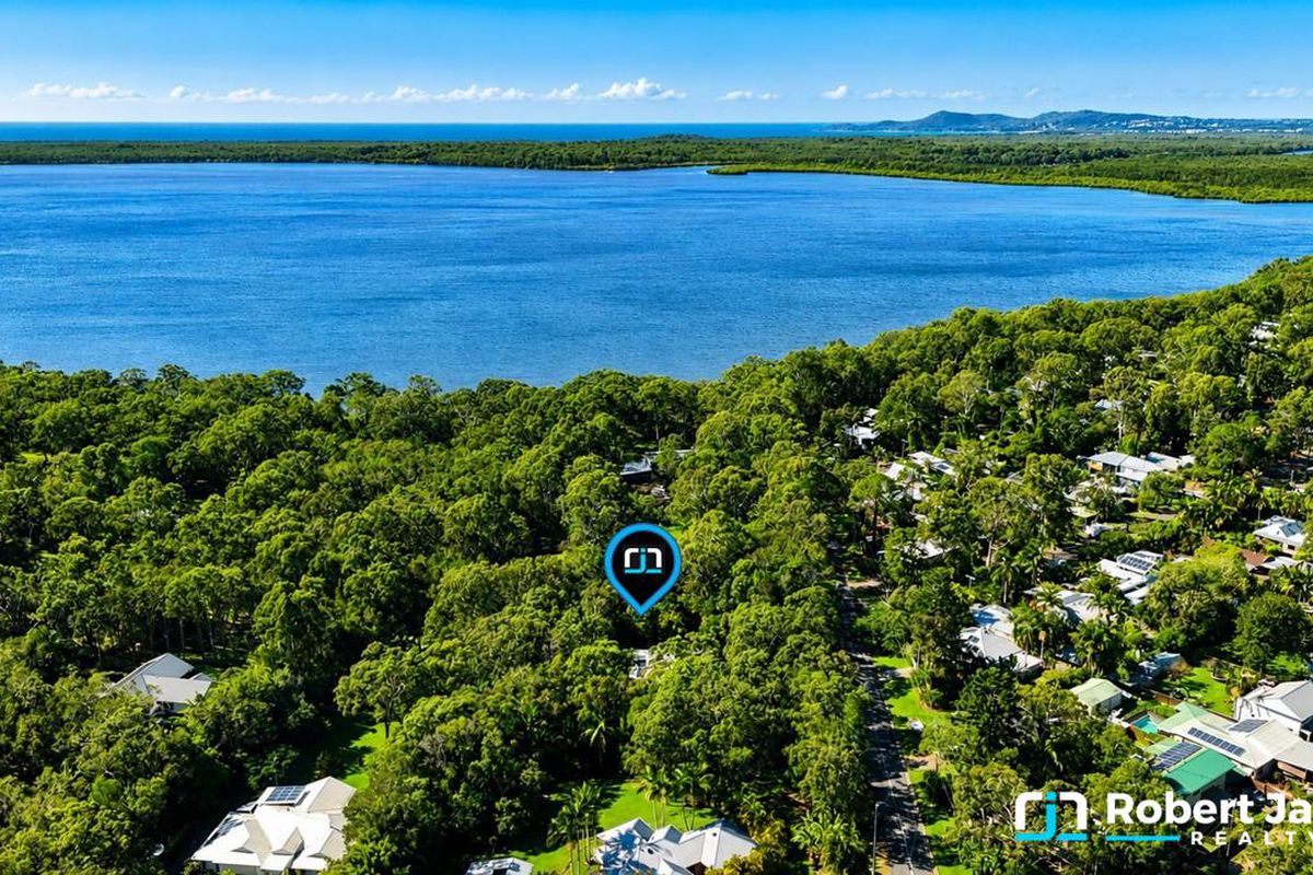 14 Lakeway Drive, Cooroibah