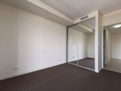 1603 / 11 charles st, Canterbury