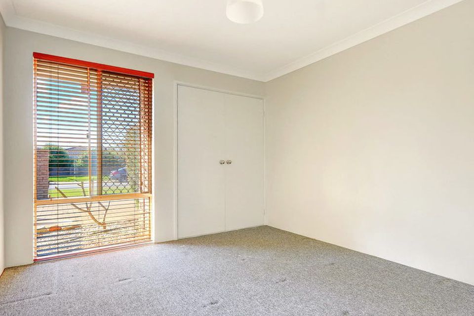 2 / 9 Merope Close, Rockingham