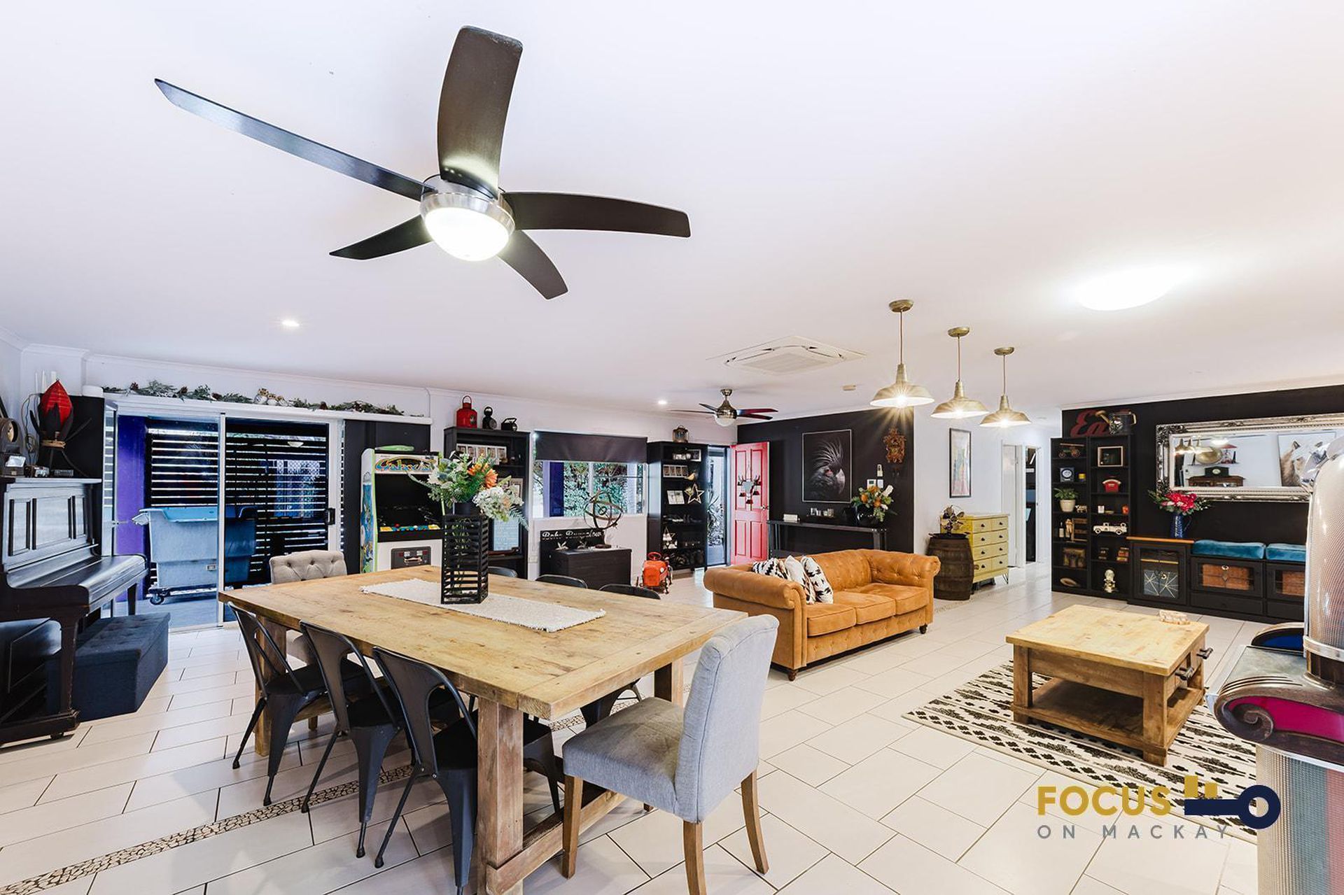 220 Miran Khan Dve, Armstrong Beach