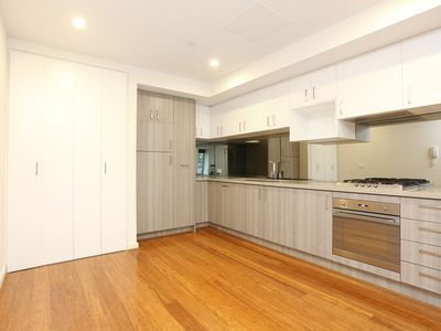 6 / 7 Warrs Avenue, Preston