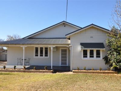 72 Ferry Street, Forbes