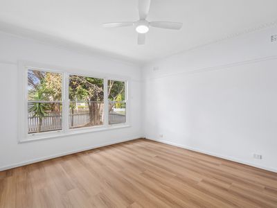 70 Breakwater Road, Thomson