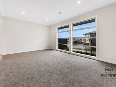 78 Yaralla Circuit, Clyde