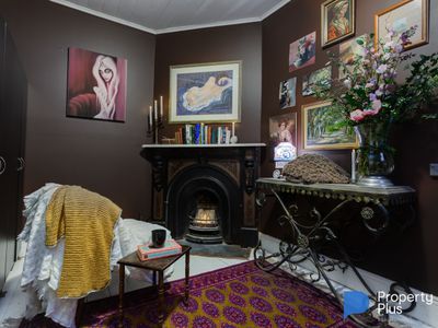 100 Railway Road, Elmore