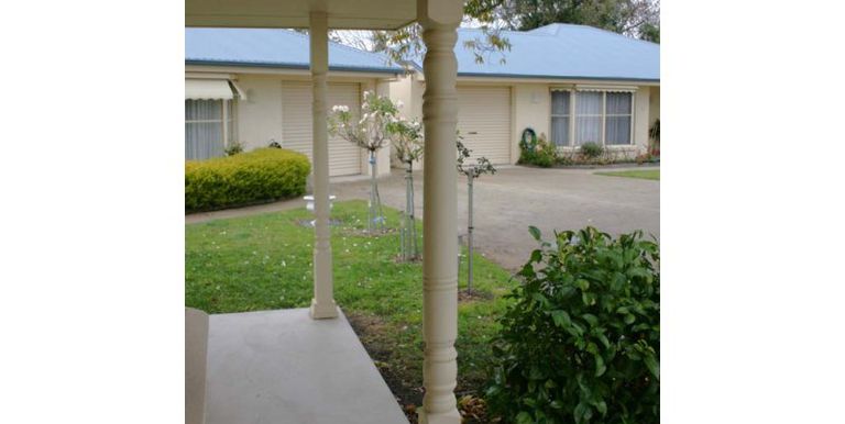 2 / 3-5 Weir Street, Euroa