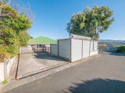 83 Easther Crescent, Kew