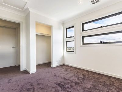 Unit 2 / 738 Elgar Road, Doncaster