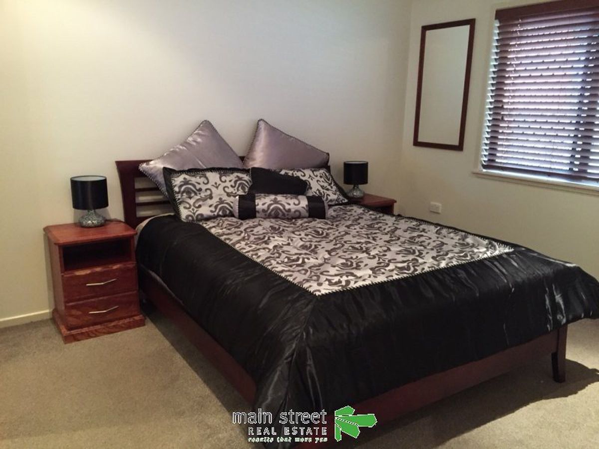 61 Robert Street, Atherton