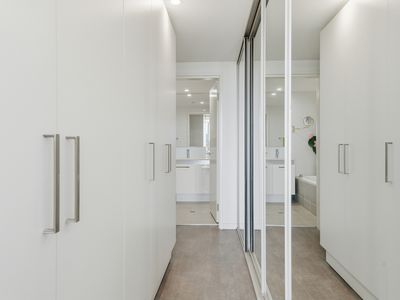 1401 / 30 The Circus, Burswood