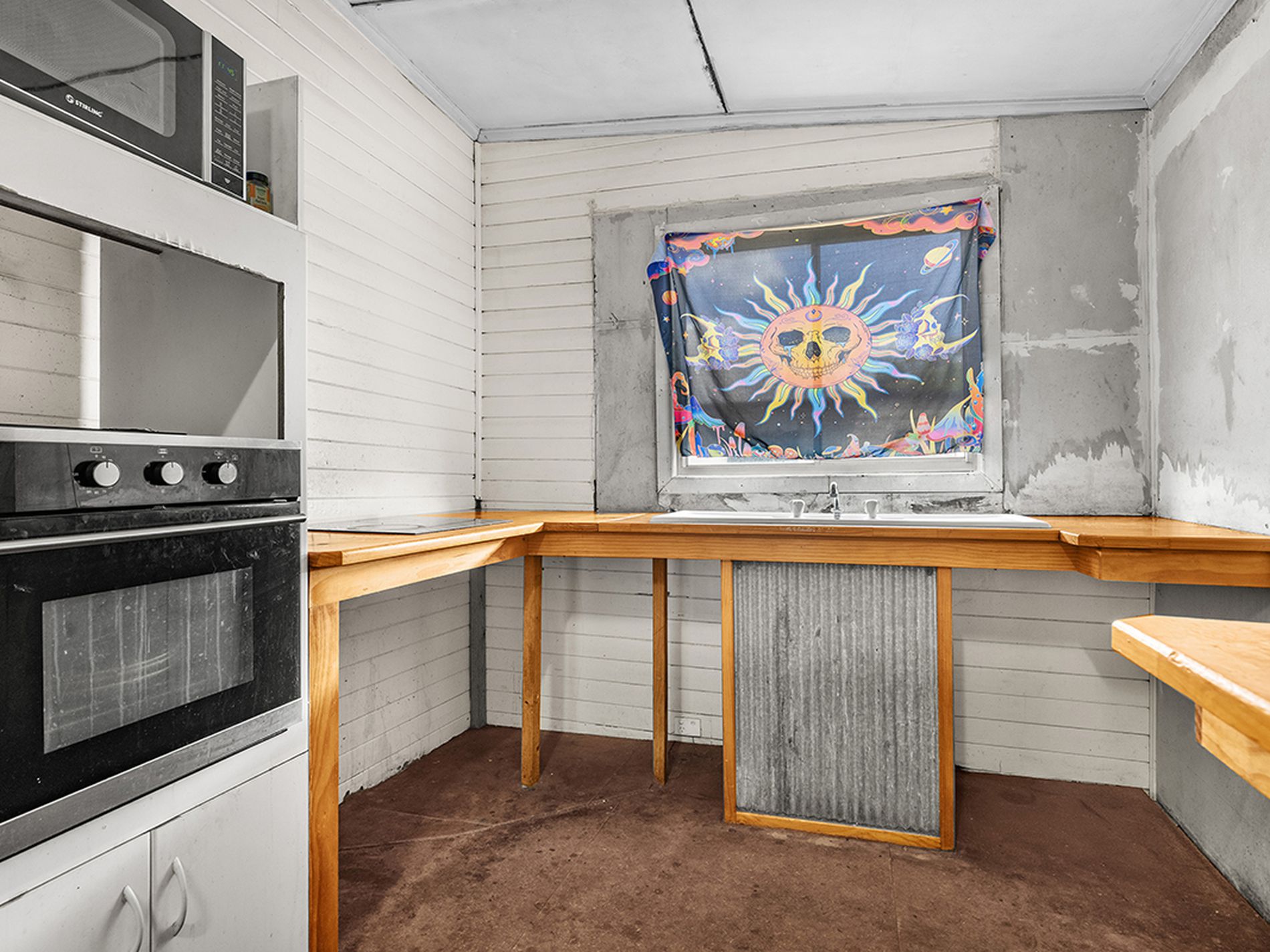 21 Sixth Street, Weston