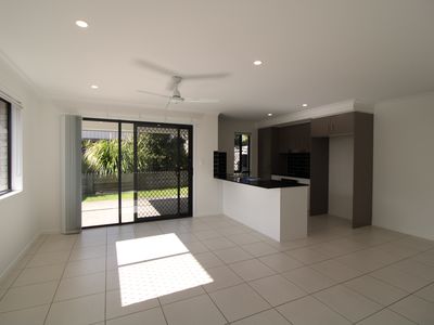 2 / 18 Hawthorn Street, Beaudesert