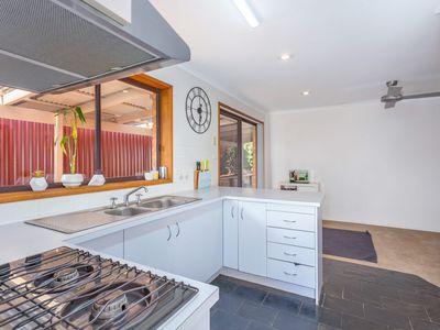 30 Crest Park Parade, Queanbeyan West