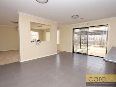 37 Kingdom Drive, Cranbourne