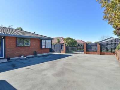 7 Heriott Close, Burwood