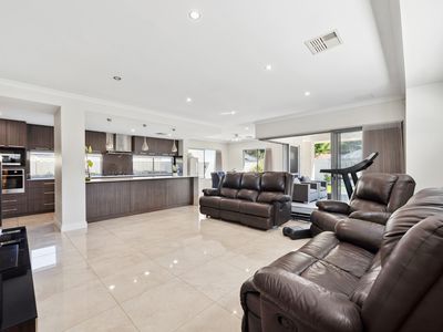 4B Vesta Crescent, Shelley