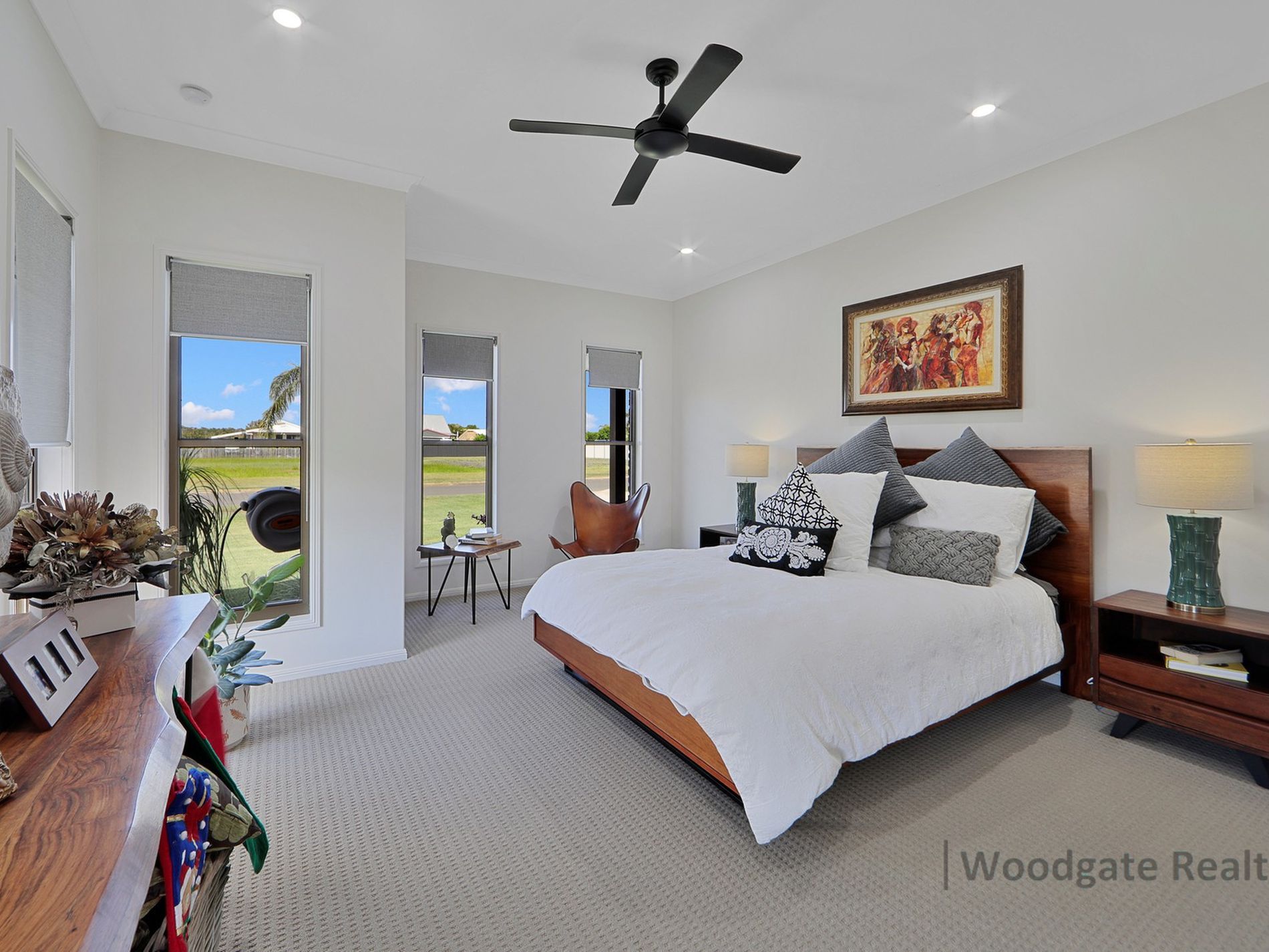 9 Sunset Avenue, Woodgate