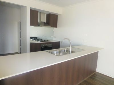 10 Oxbow Walk, Truganina