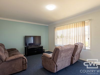 52 Severn River Road, Dundee