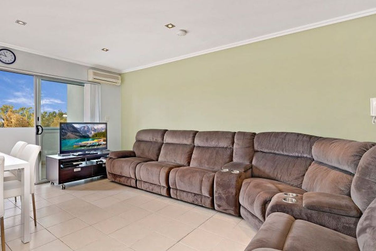 49 / 28 Marlborough Road, Homebush West
