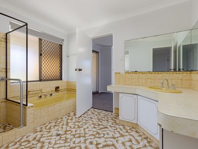 1 Abingdon Road, Swan View