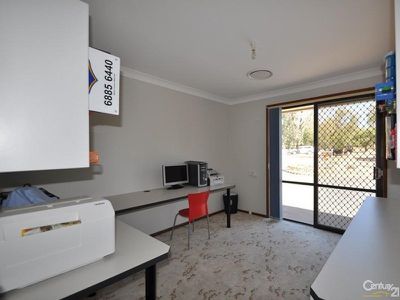8L Pine Hill Drive, Dubbo