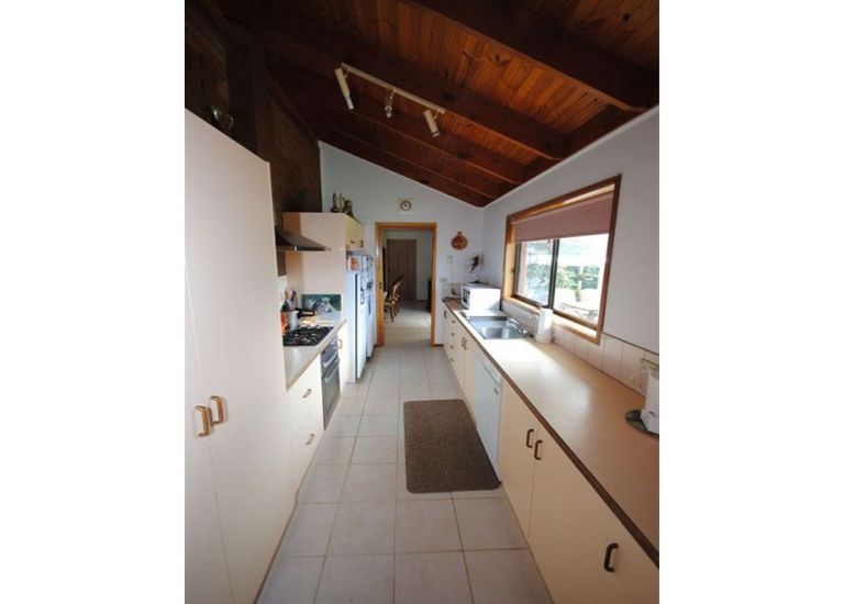 2 Caringal Court, Portland