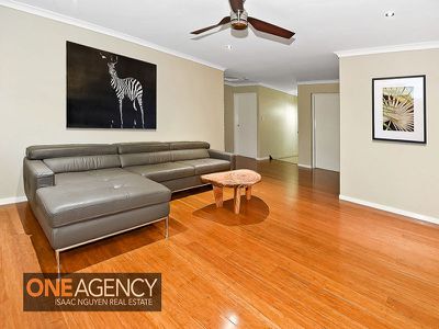 4 Conlan Court, Augustine Heights