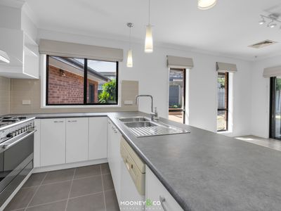 5 Tingara Drive, Botanic Ridge