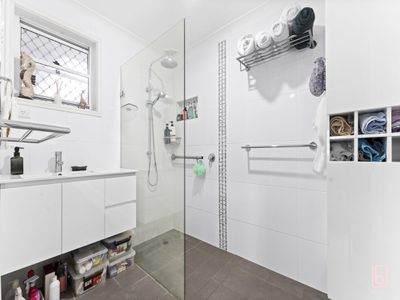 2 / 39 First Avenue, Toukley
