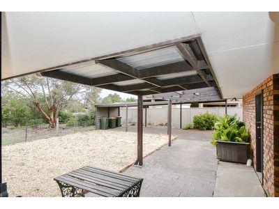 4 Oak Court, Horsham
