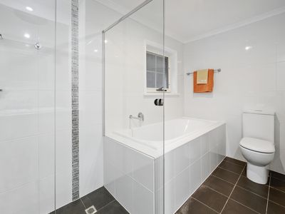 10 BUCHAN AVENUE, Beaumont