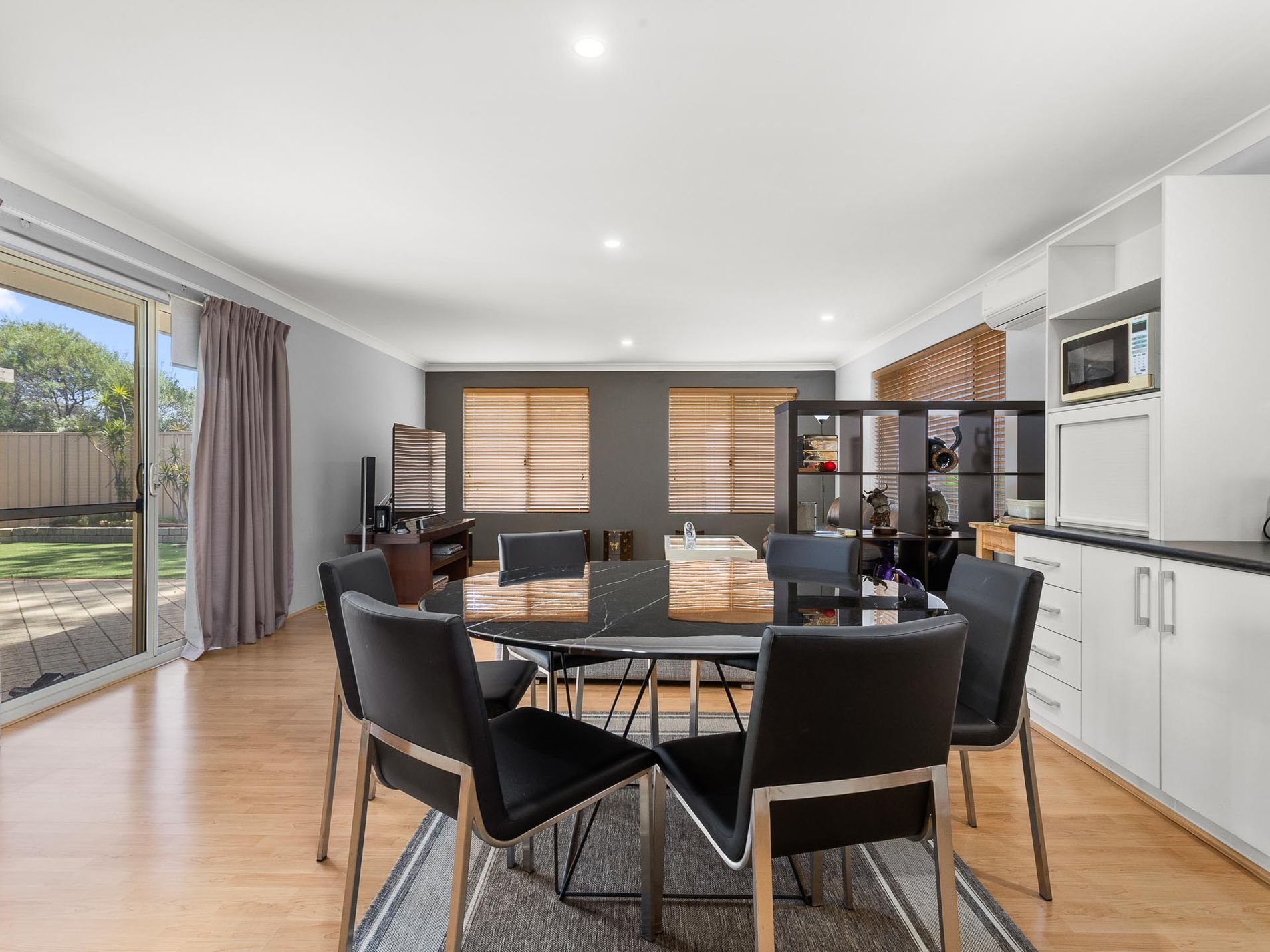 16 Garland Court, Kardinya