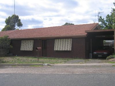 2 / 1 PINK CLIFFS ROAD, Heathcote