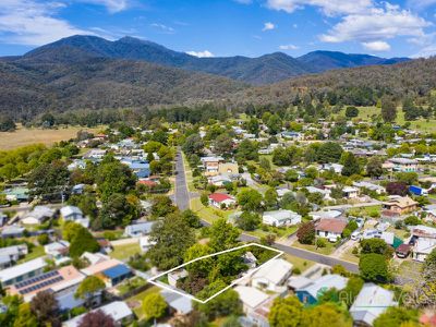 17 Freeburgh Avenue, Mount Beauty