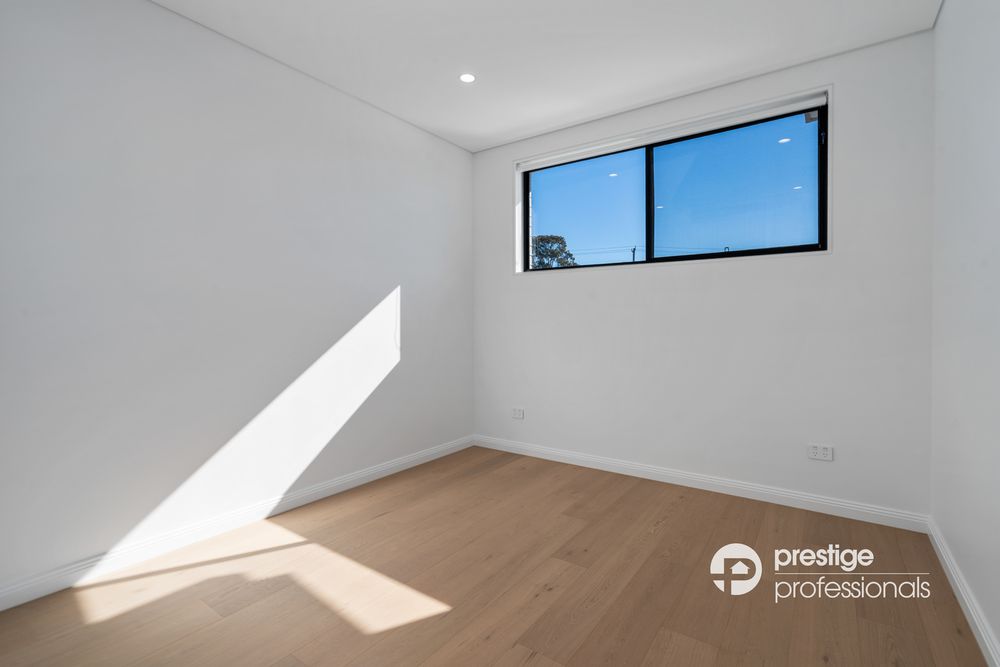 1 / 5 Elouera Crescent, Moorebank