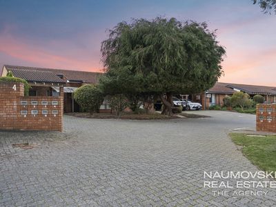 10 / 4 Lee Place, Noranda