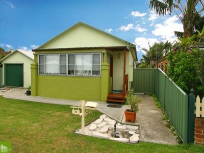 72 Waratah  St, Windang
