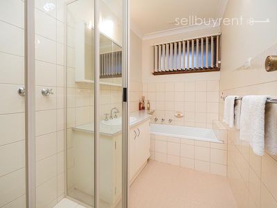 2 OPAL COURT, Wodonga
