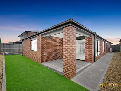 8 Pankina Road, Mambourin