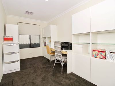 2 Whinhill Loop , Baldivis